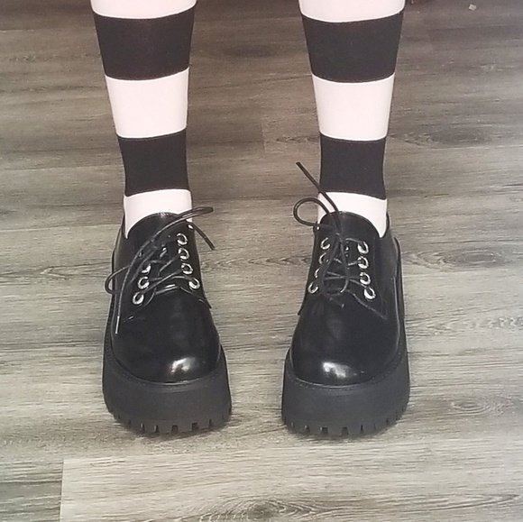 Unif Excuse Platforms new π€ - Picture 1 of 5